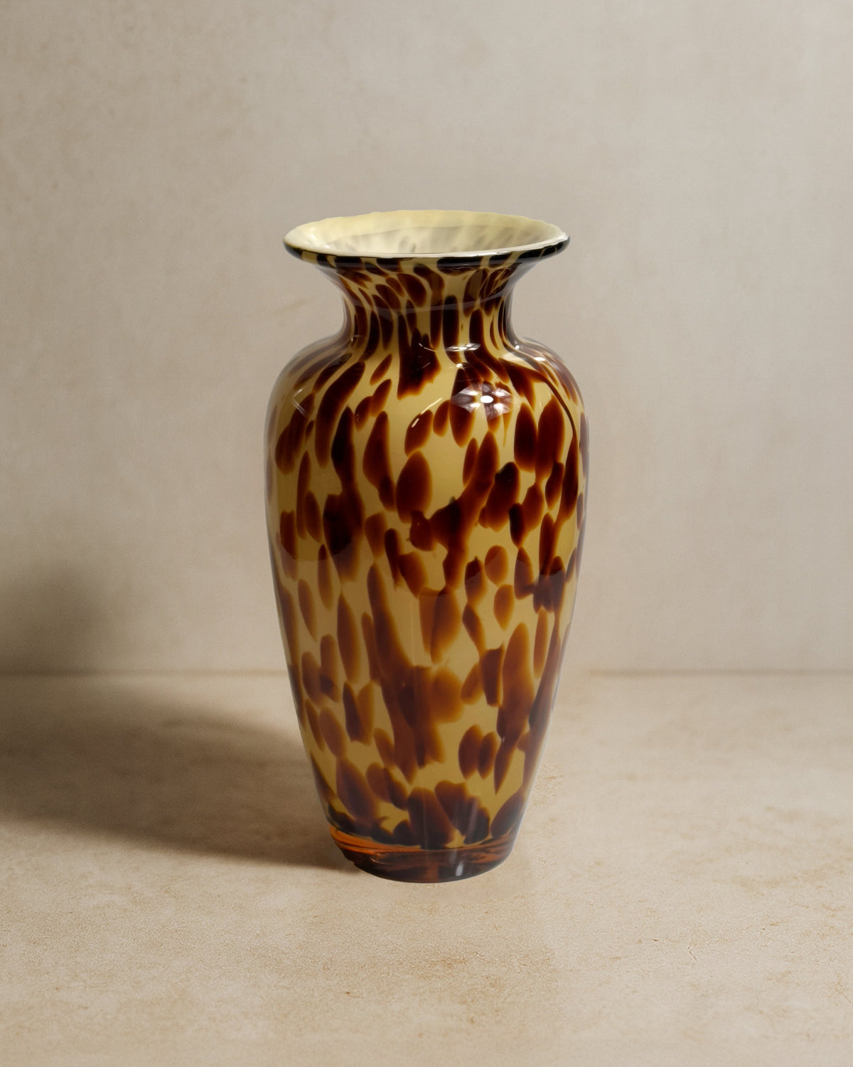 Light brown Murano glass vase with tortoise shell pattern