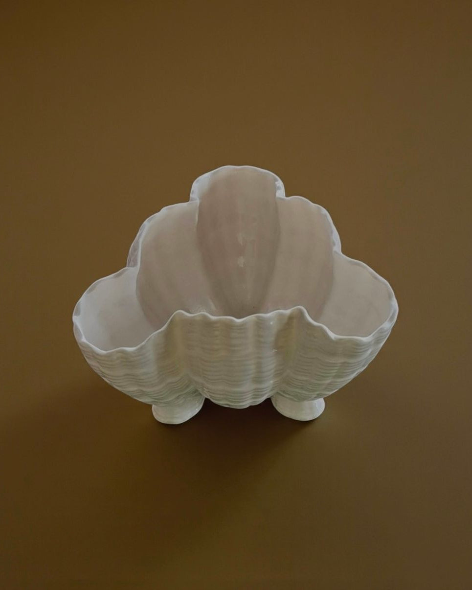 White porcelain shell bowl with scalloped edges, 1950s vintage
