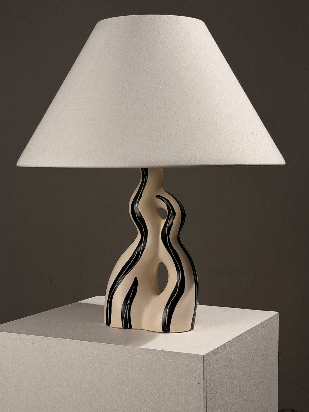 Rare zoomorphic ceramic table lamp, Vallauris, circa 1950 by Figuresdesign | The Oblist