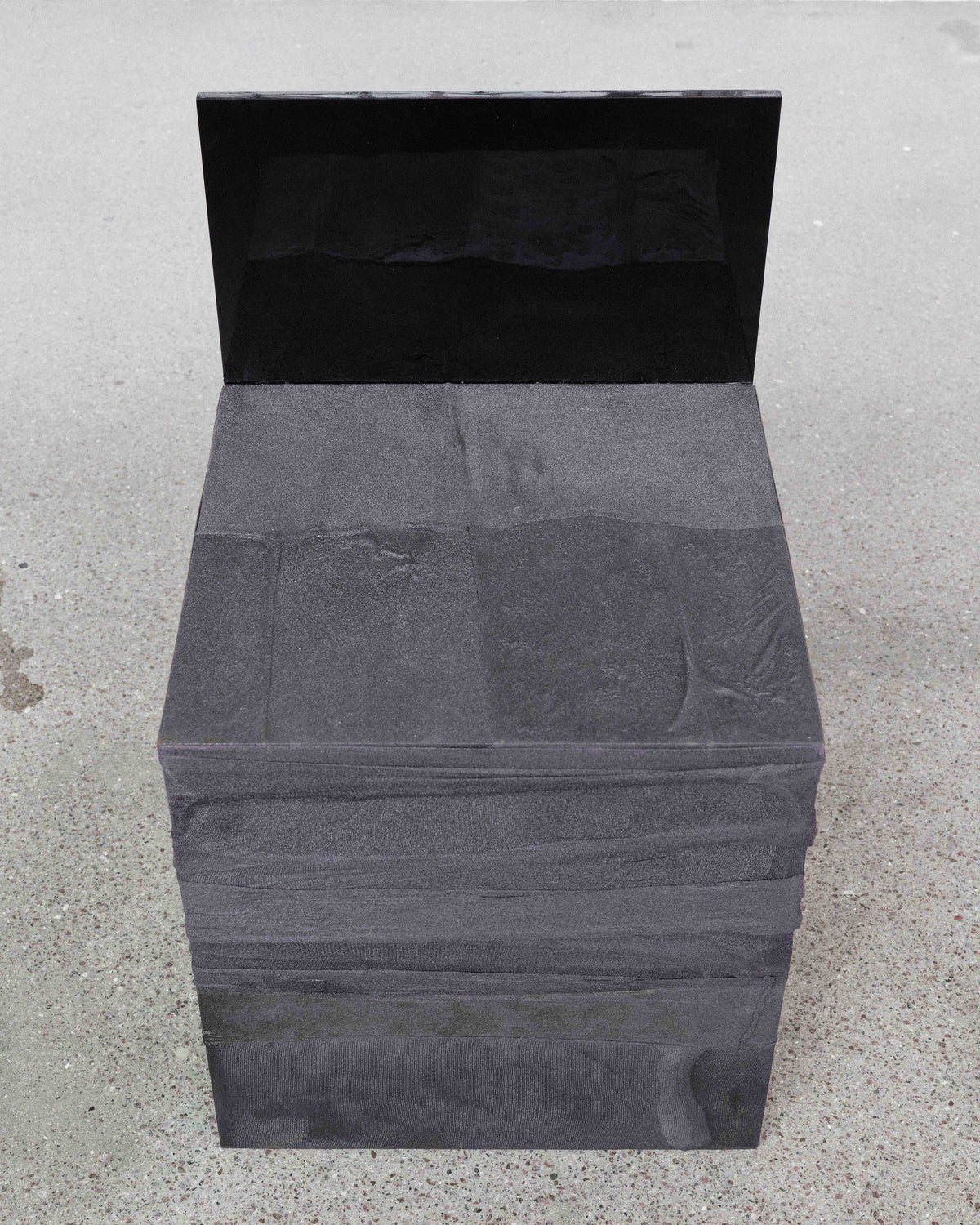 FUU #4 - Contemporary Chair in Wood and Urushi Lacquer by Emma Clarke | The Oblist