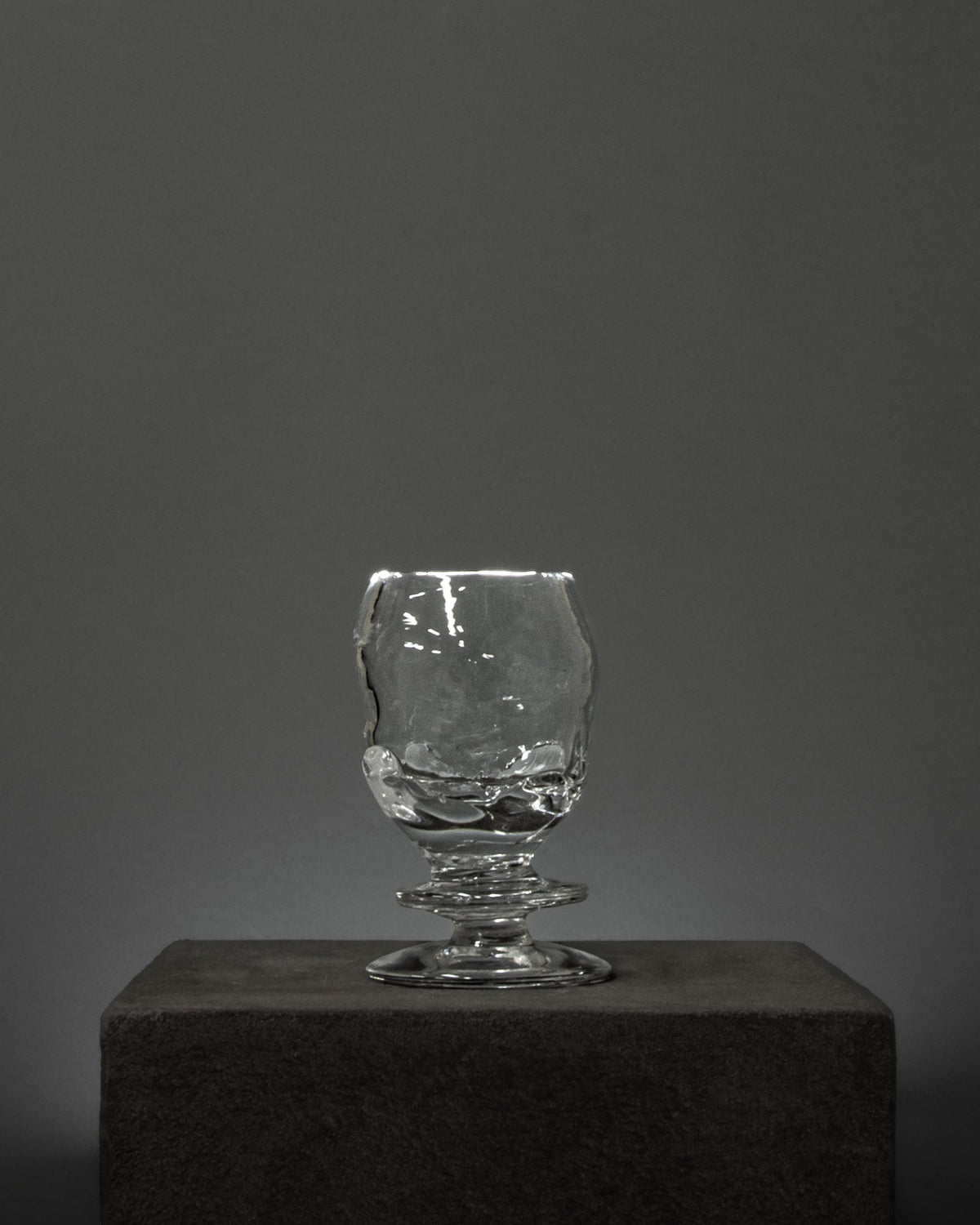 Round Free-shaped Glass by Szkło Studio | The Oblist — clear glass, modern design
