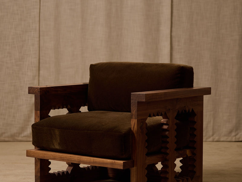 Fauteuil et demi : Pourquoi les sièges surdimensionnés définissent le confort moderne