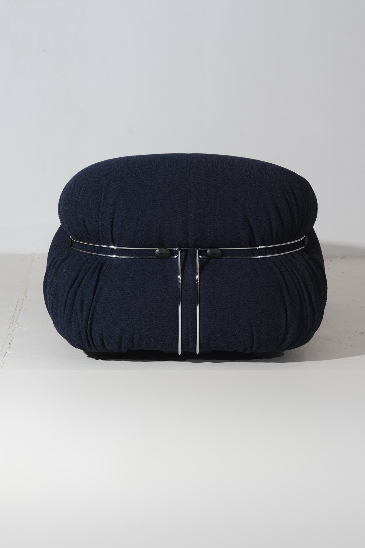 Soriana Chaise Longue and Pouf Set by Afra & Tobia Scarpa in Navy Boucle — alternate view