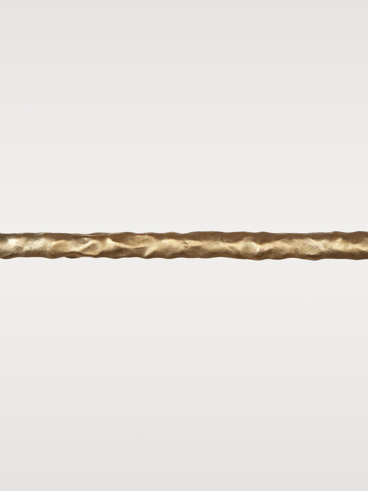Aria Linear Light — close-up