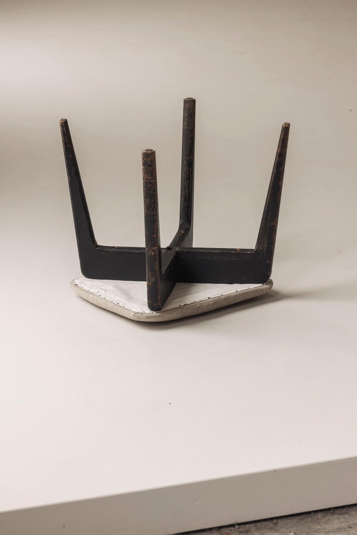 Modernist French stool from the 1950s. — view 9