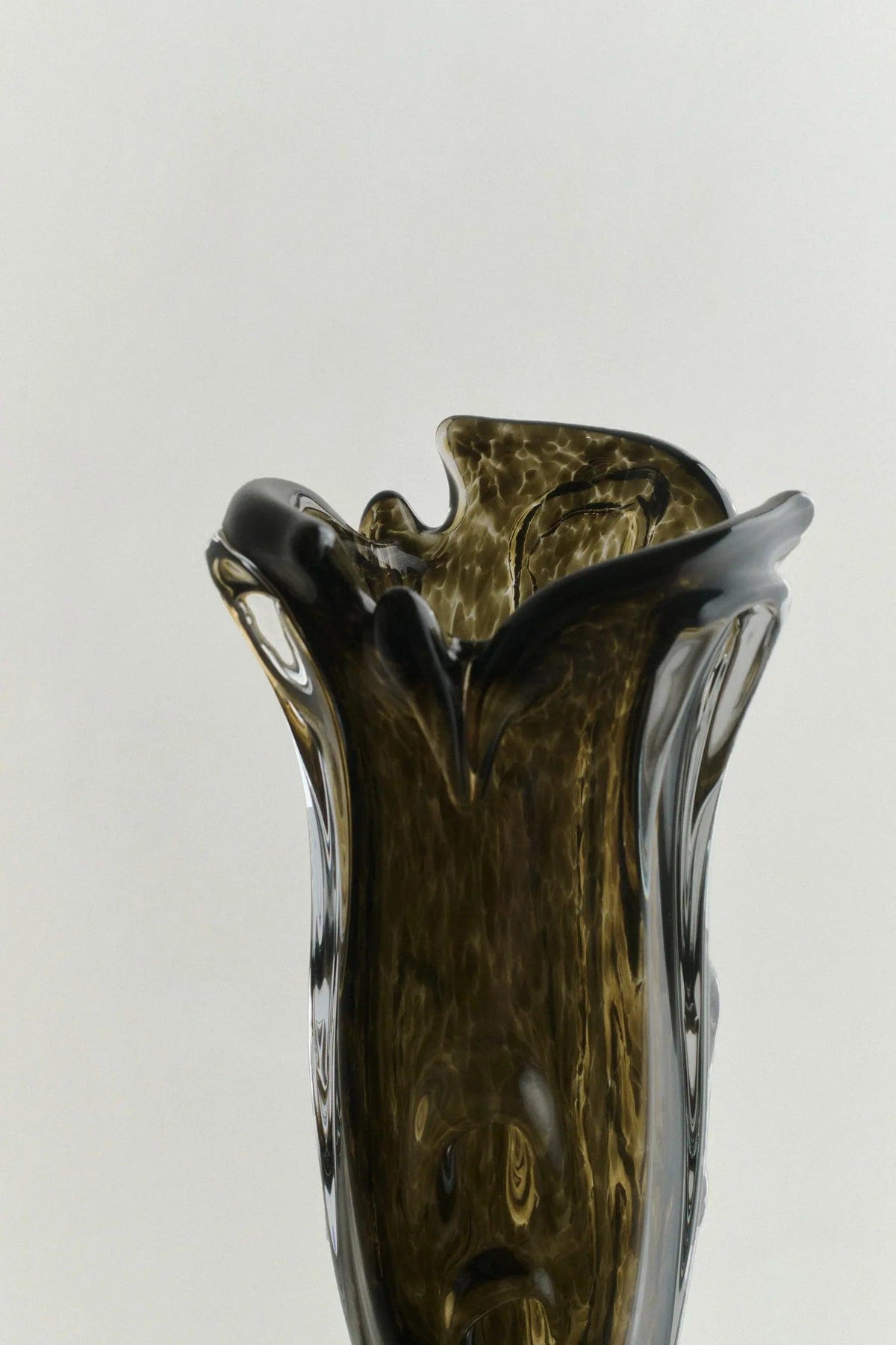 S.R. VINTAGE DRAPE GLASS VASE — view 10