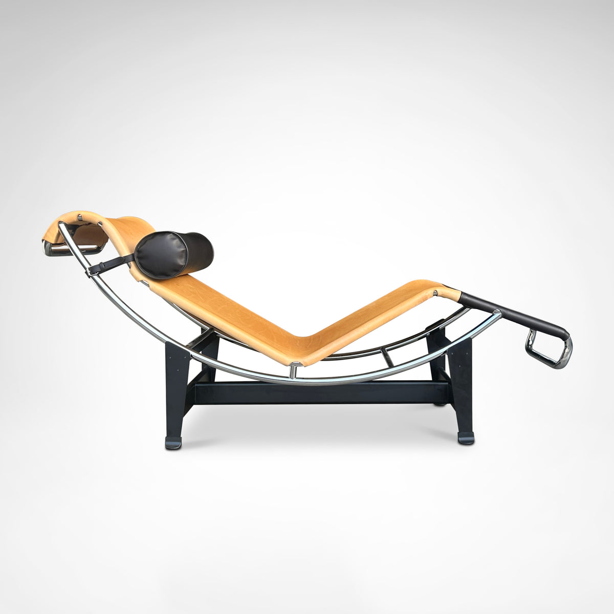  LC4 edition Louis Vuitton by Le Corbusier et al. for Cassina 2013 — detail view