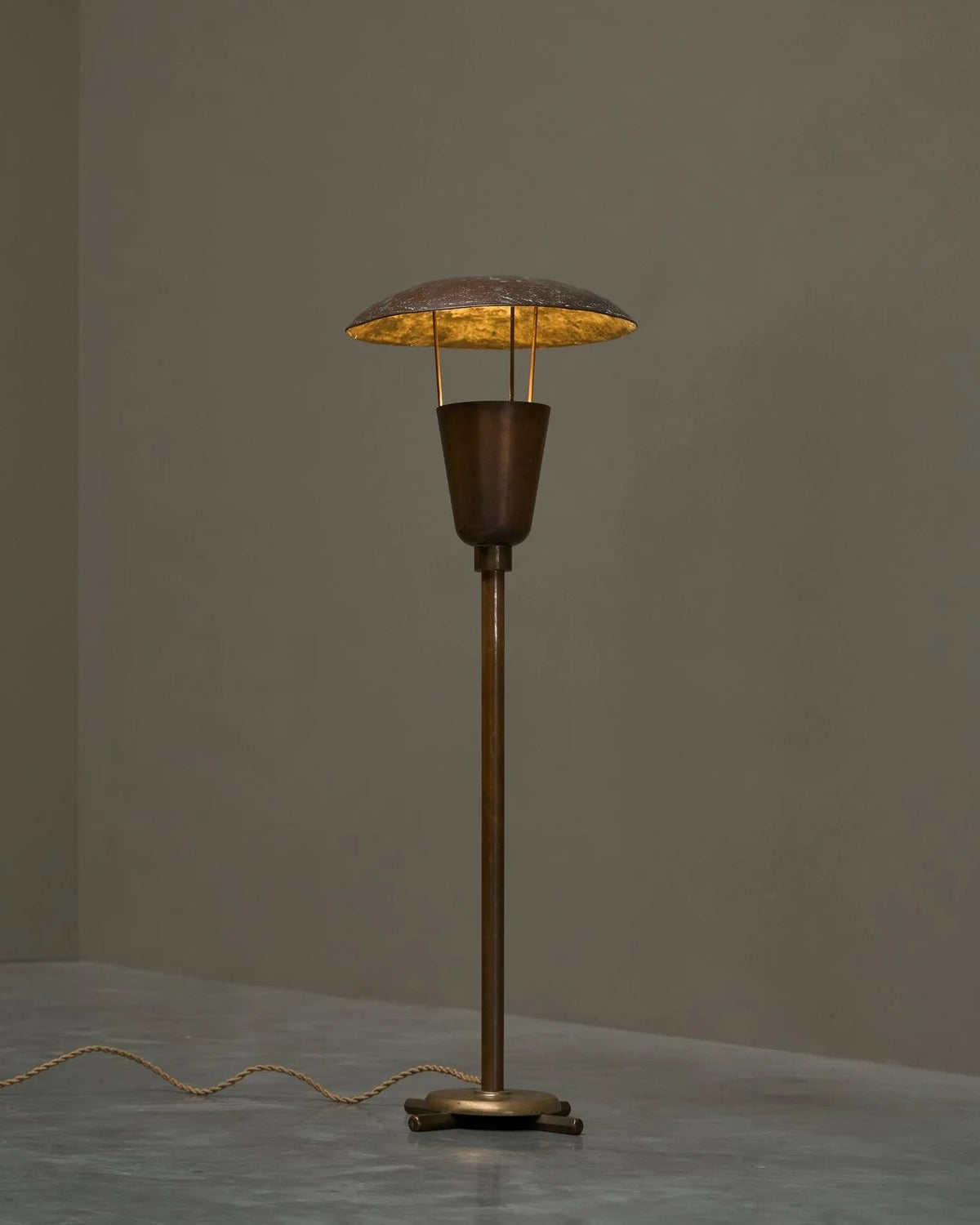 Unique Floor Lamp in Patinated Copper 1960s by ORNAMENTUM | The Oblist