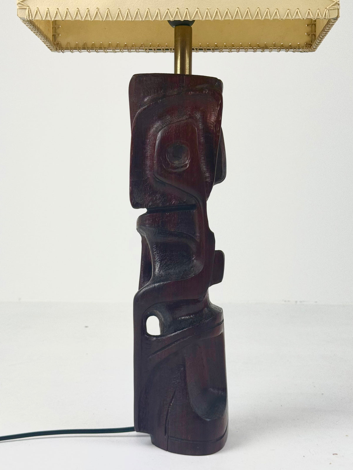 Hand-carved wooden sculptural table lamp by Gianni Pinna — view 9