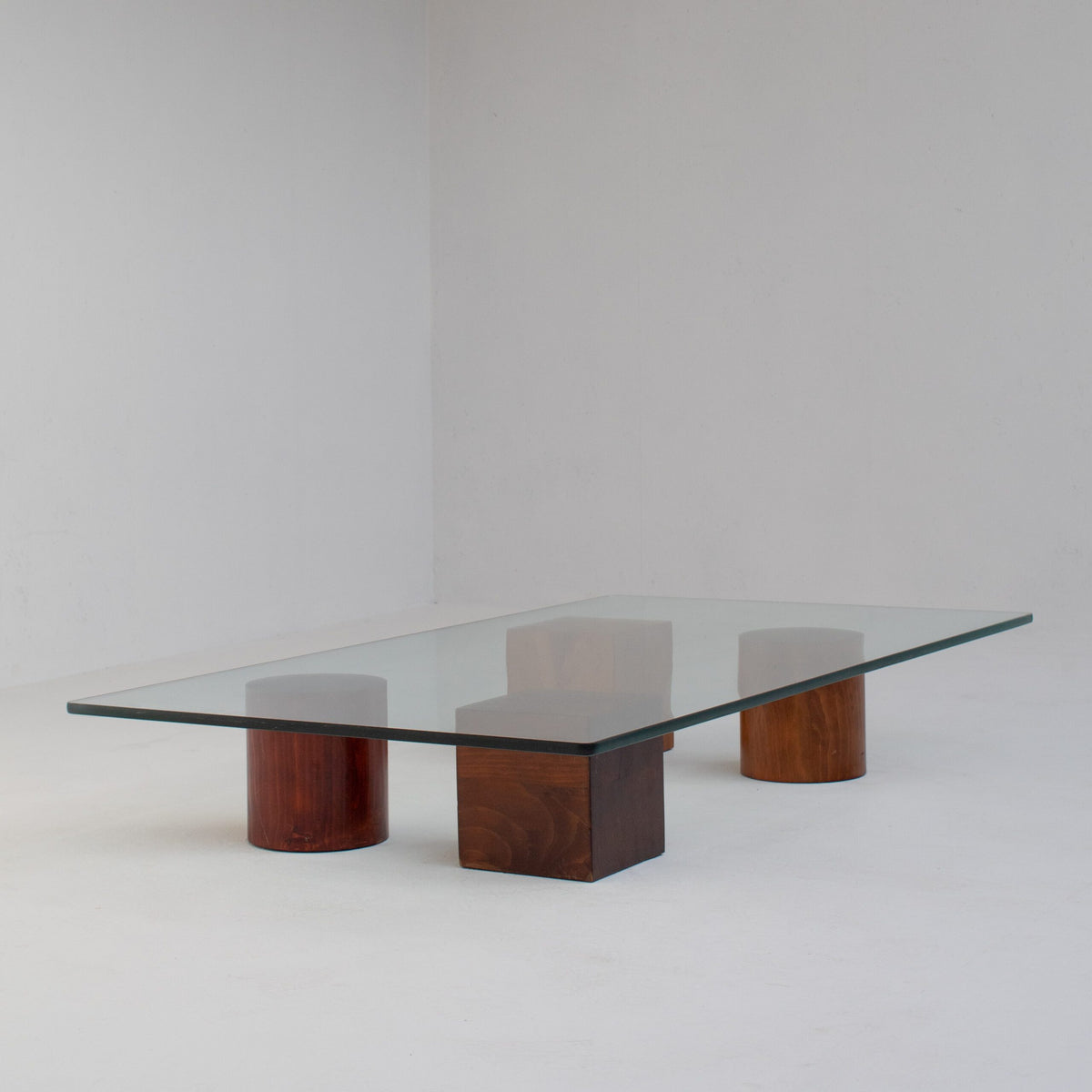 Vintage Coffee Table in Wood and Glass — close-up of glass top and wooden base