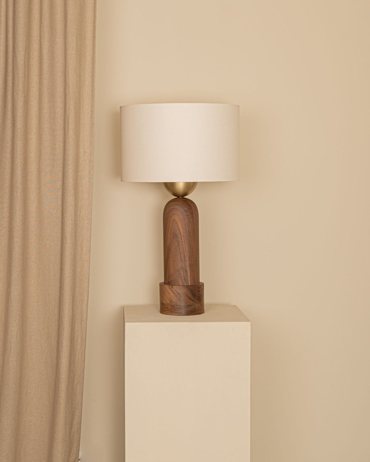 Peona Kelo walnut wood table lamp with cylindrical white shade