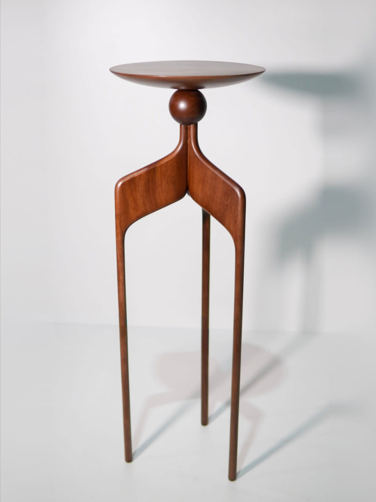 Sentinela Pedestal by Luciano Costa Estúdio | The Oblist