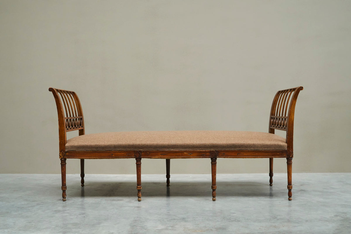 Beautiful Regency Style Daybed / Chaise Longue Europe Early 20th Century — side angle