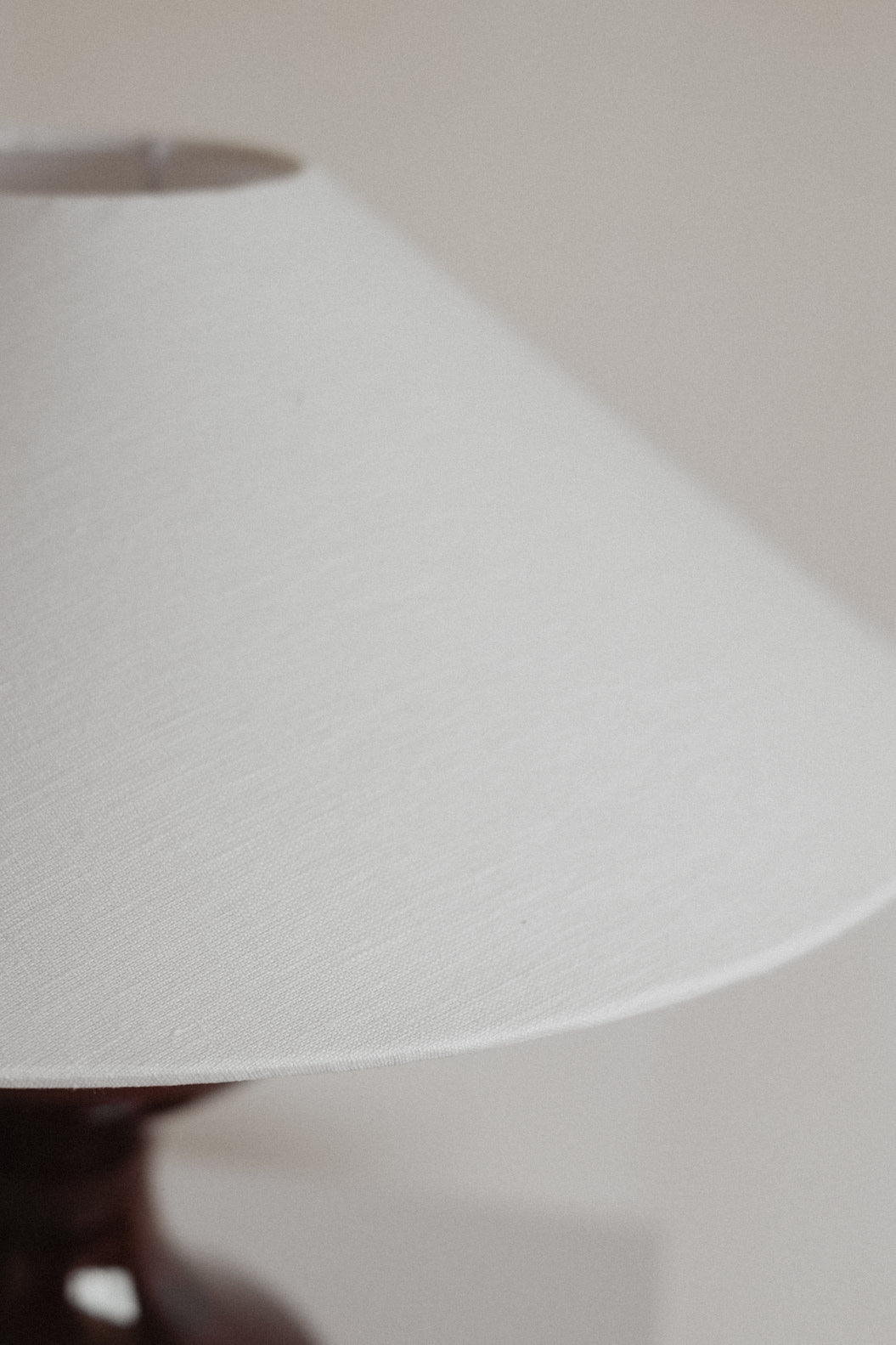 The Cordovan Hourglass Ceramic Table Lamp — additional view