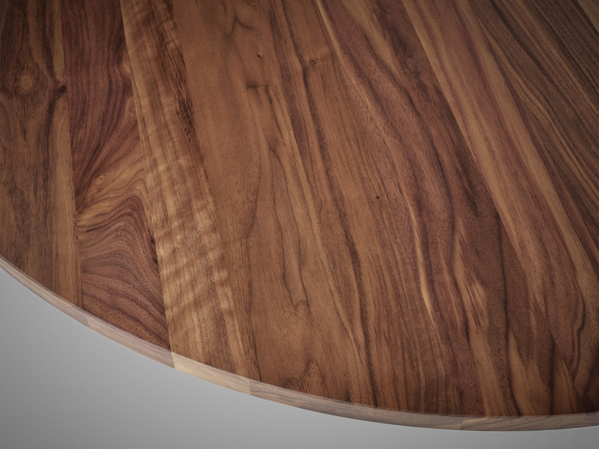 Aperta Table Round — lifestyle setting