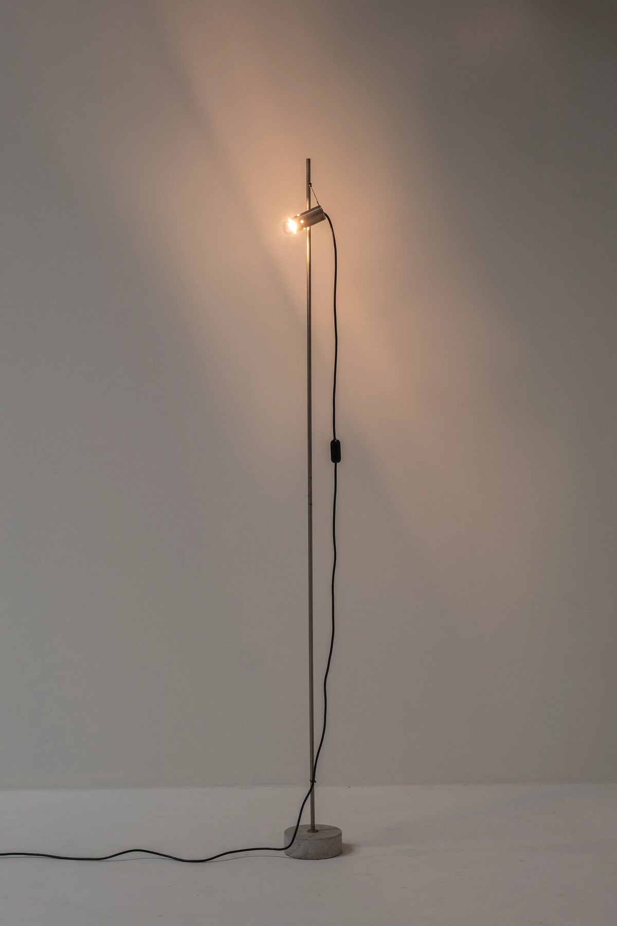 Tito Agnoli Floor Lamp — detail view