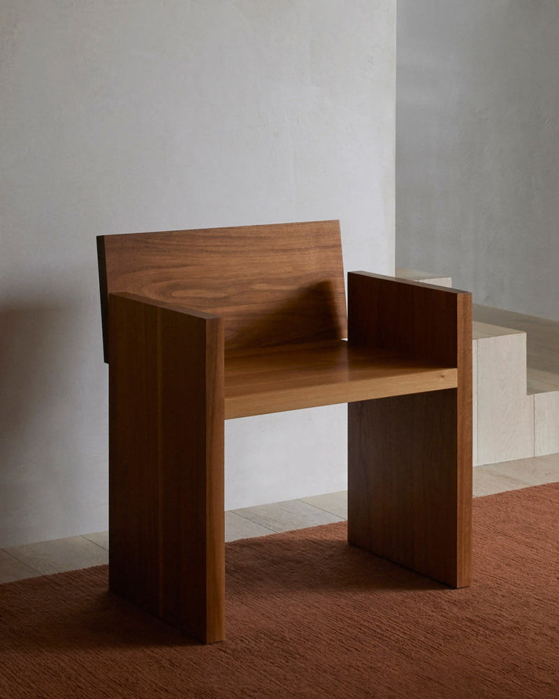 Flat Stanley Chair Walnut — detail view