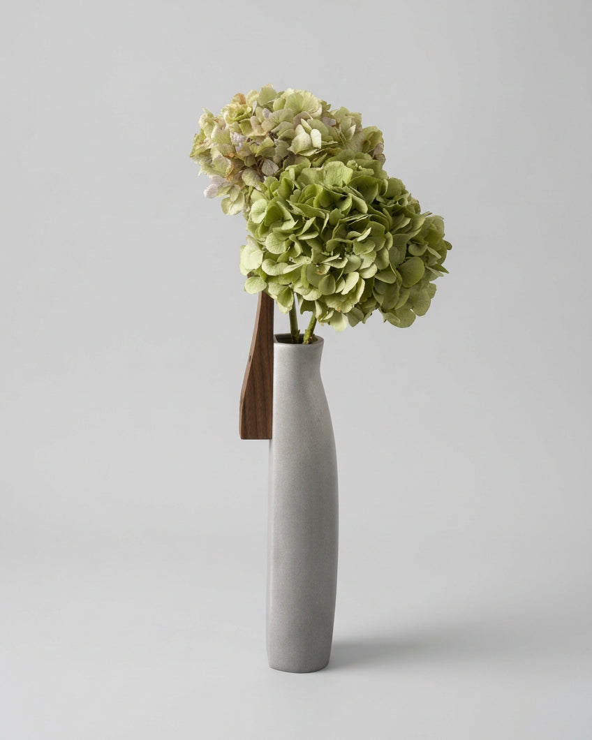 Bron-Ir-Or, Eric Jourdan, 1991 - Vase in Cast Aluminium. — side angle