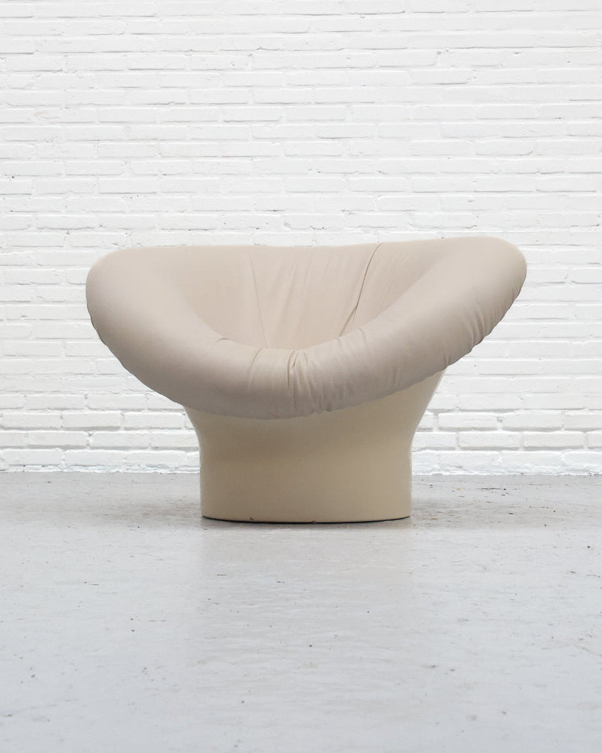 Beige leather Krokus armchair by Lennart Bender, curved design