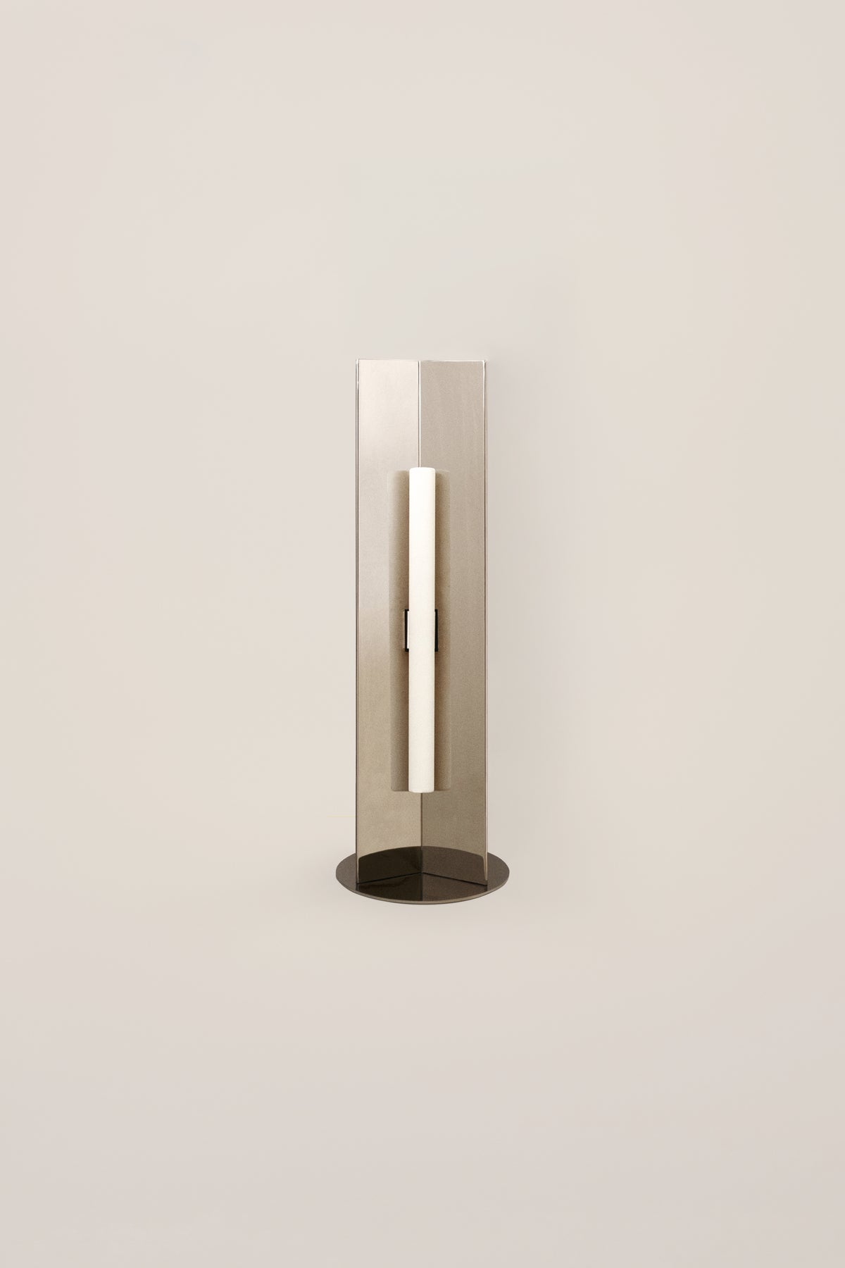 'Arrow' Table Lamp Without Diffuser — lifestyle setting