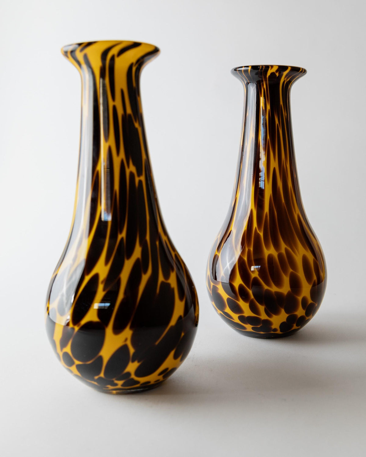 Vintage 1990s Murano Glass Vase, Yellow Art Glass with Black Dots, Postmodern Italian Design, Sculptural Flower Vase, Elegant Gift Idea — view 9