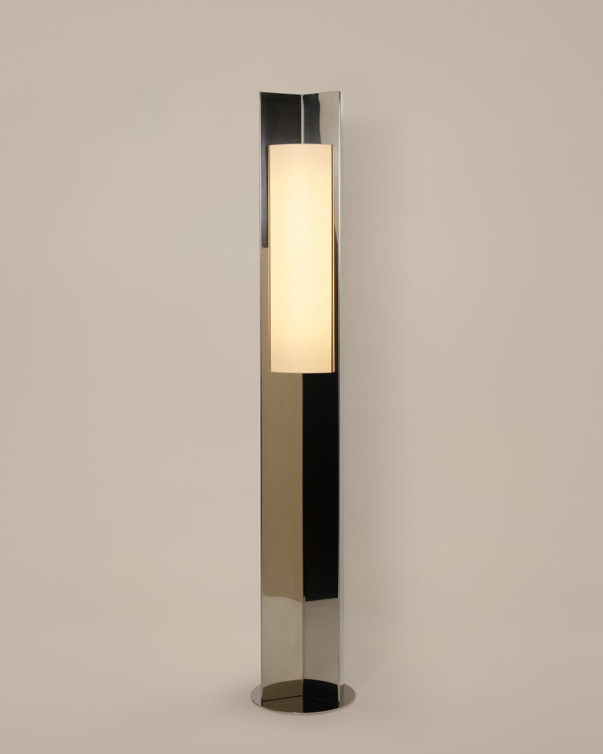 'Arrow 158' Floor Lamp by Violaine d'Harcourt | The Oblist