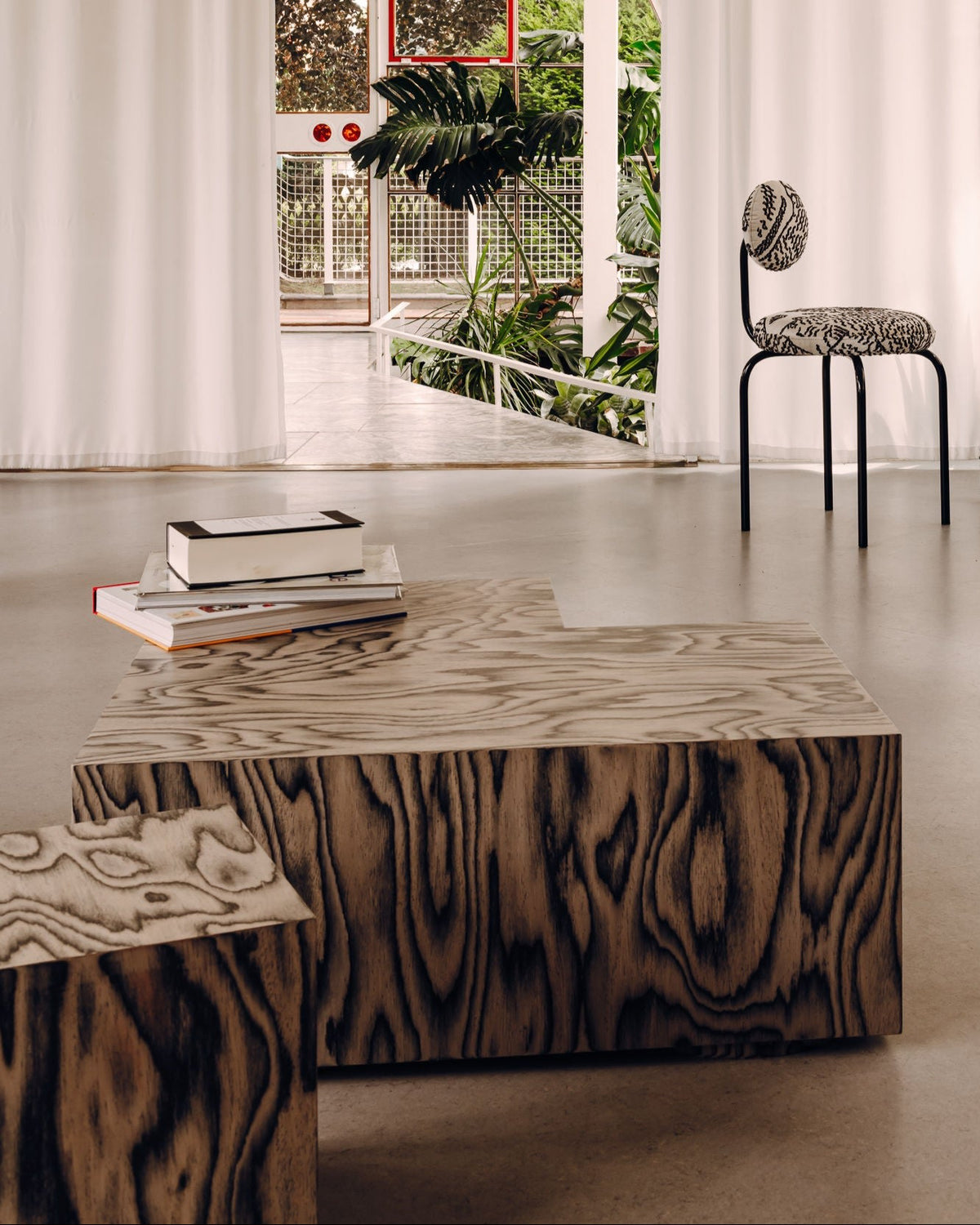 Coffee Table Object108 in ALPI veneer by Sottsass — close-up of wood grain texture in modern setting