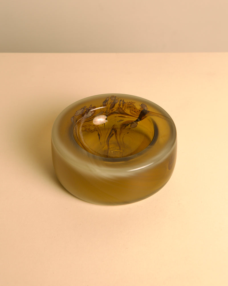 talian round amber Murano glass catch-all, 1980s — detail view