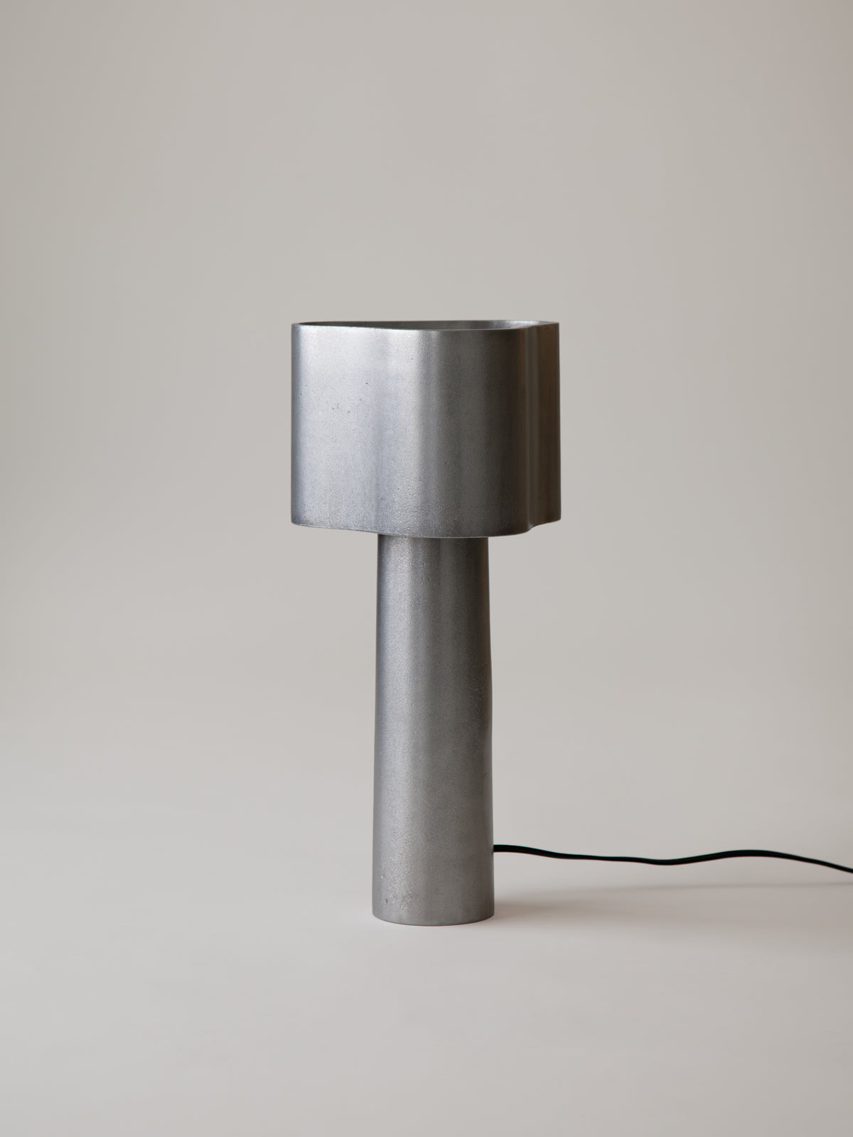 Coy Table Lamp - Aluminium — close-up