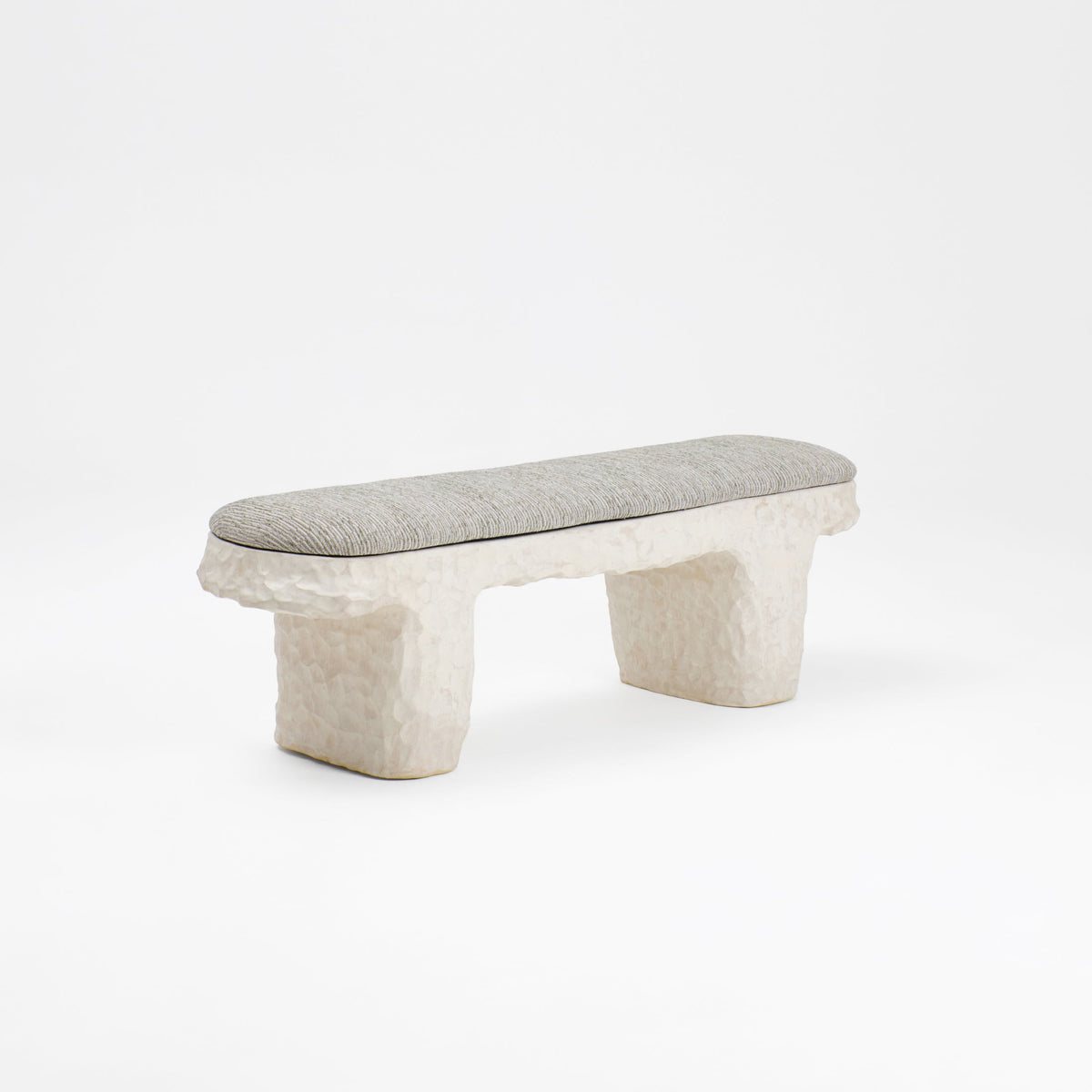 Perícia Ceramic Bench — side angle