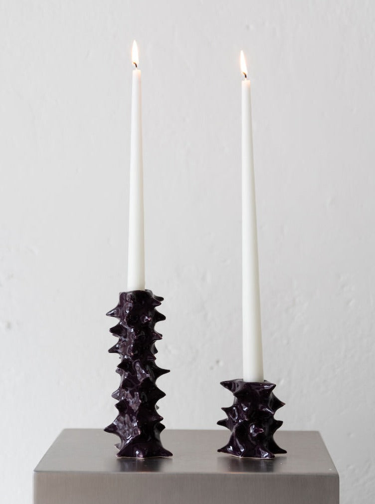 Pair of ceramic candle holders chocolate — detail view