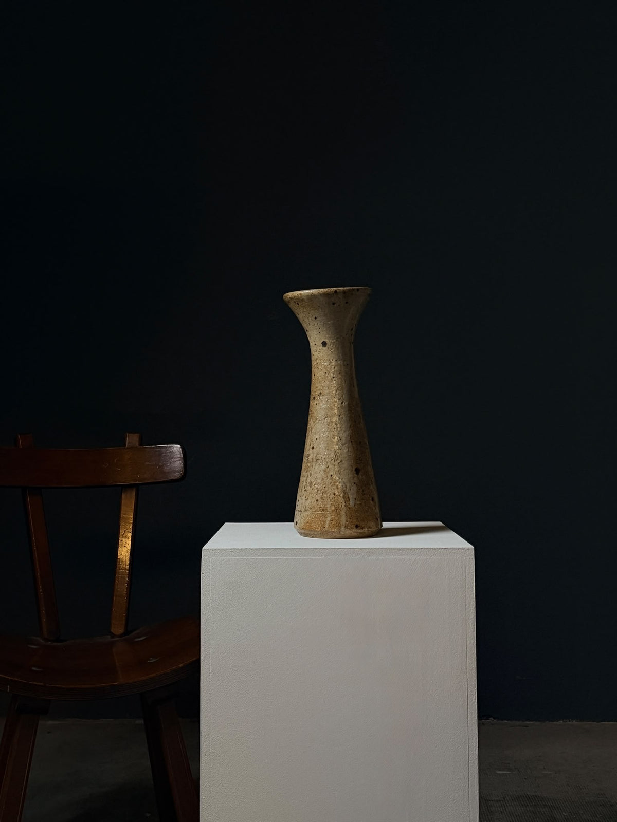 Large glazed stoneware vase, La Borne, France, circa 1960. — detail view
