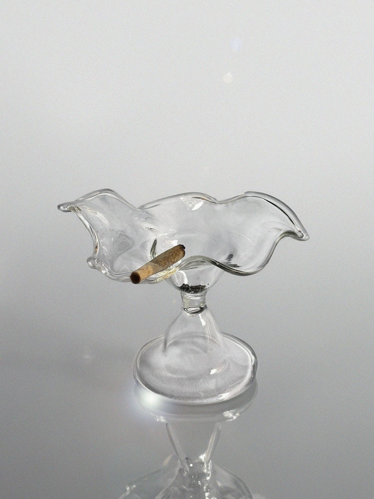 Myth Ashtray - Glass Tableware Decor — detail view