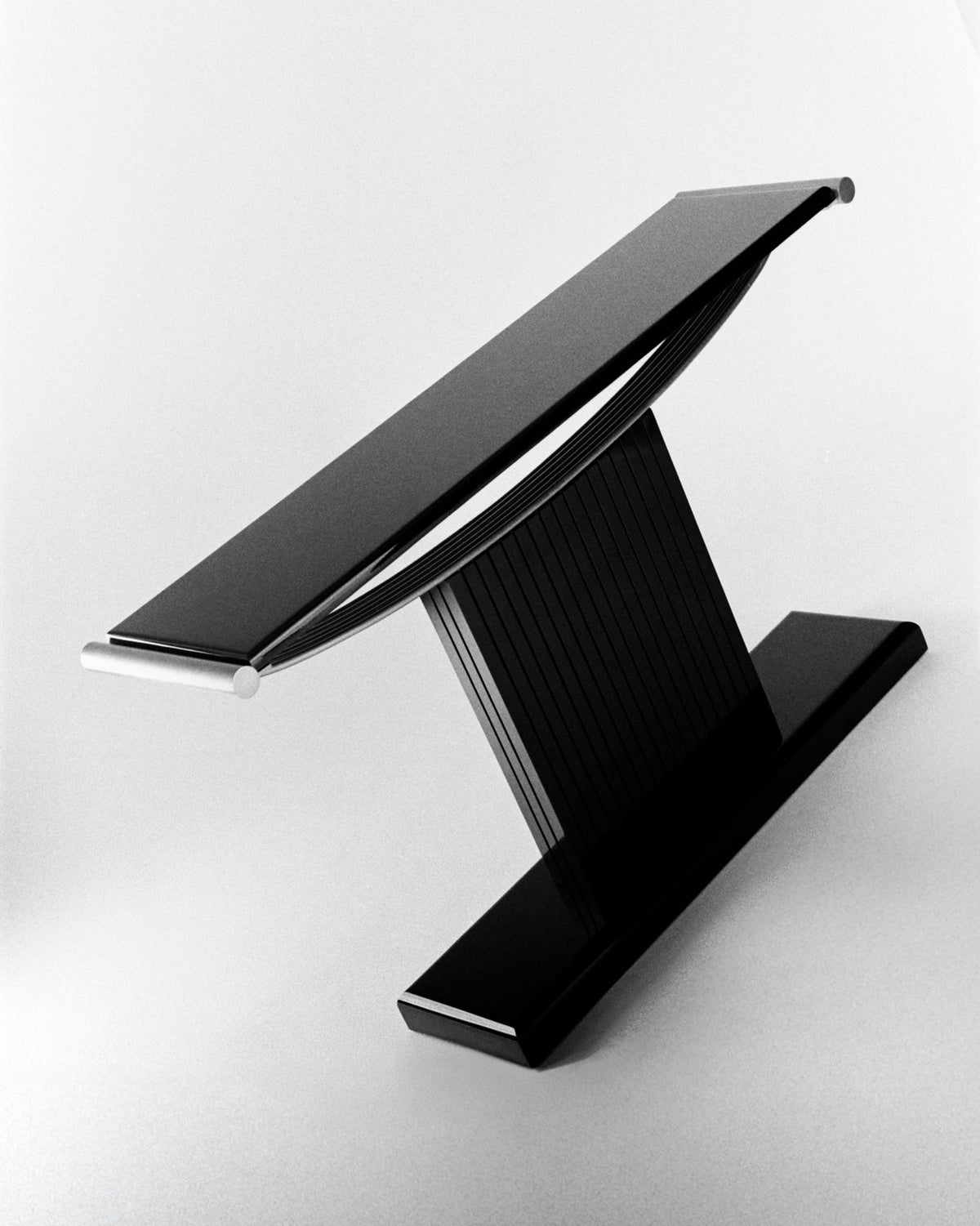 Console "The Portico" | Stainless Steel & Lacquered Wood — detail view