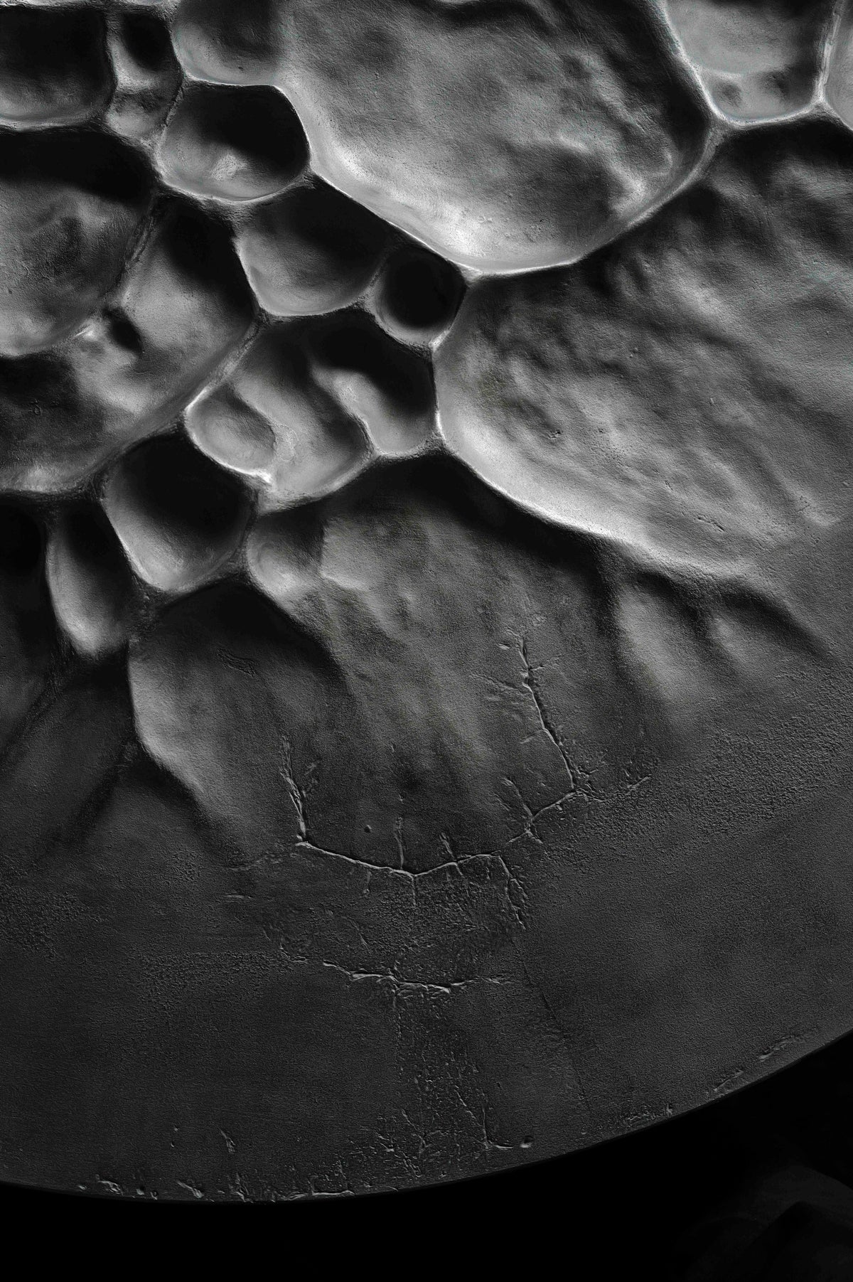 Tramontana Table I - Cast Alumnium — close-up