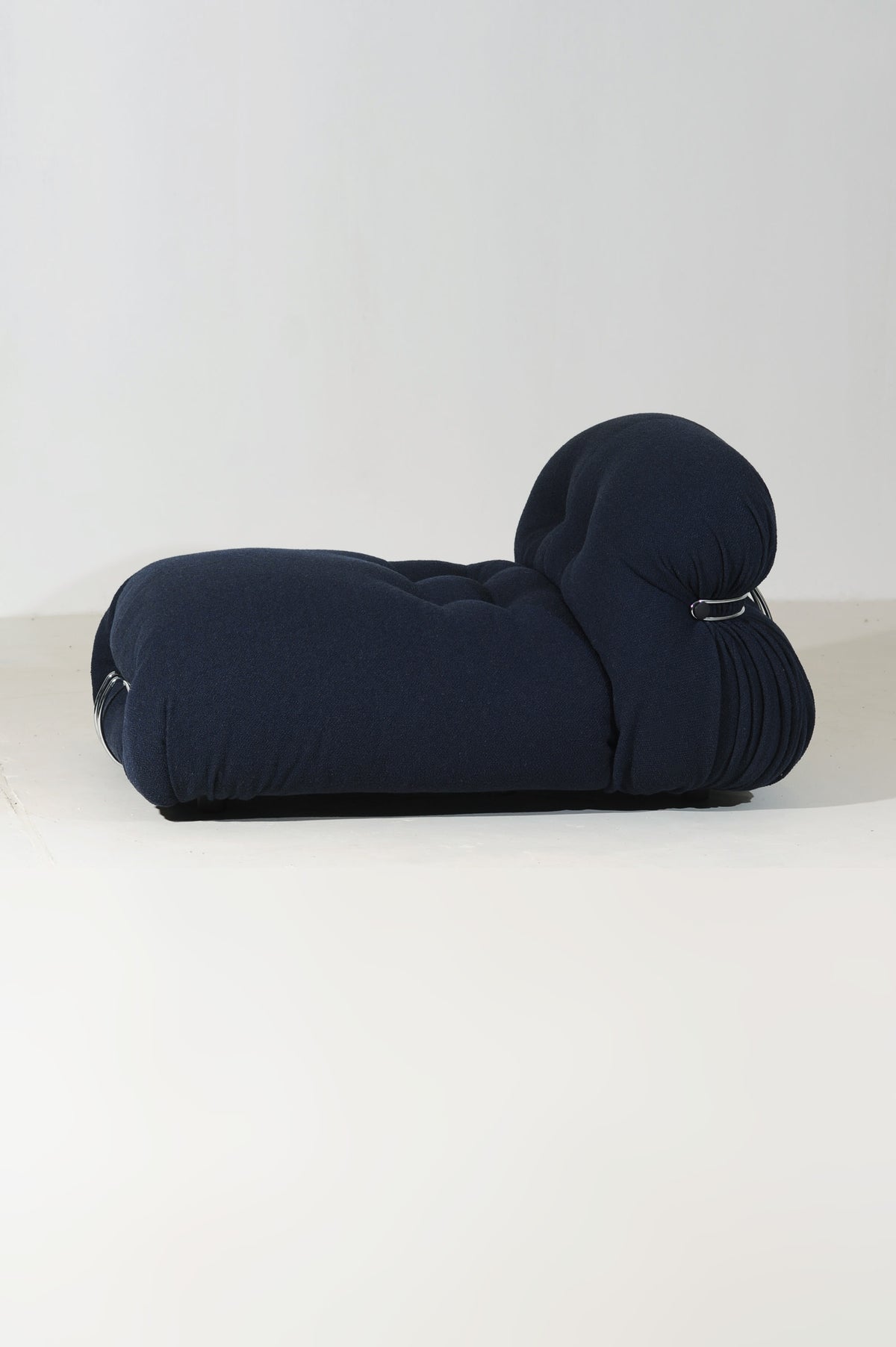 Soriana Chaise Longue and Pouf Set by Afra & Tobia Scarpa in Navy Boucle — close-up