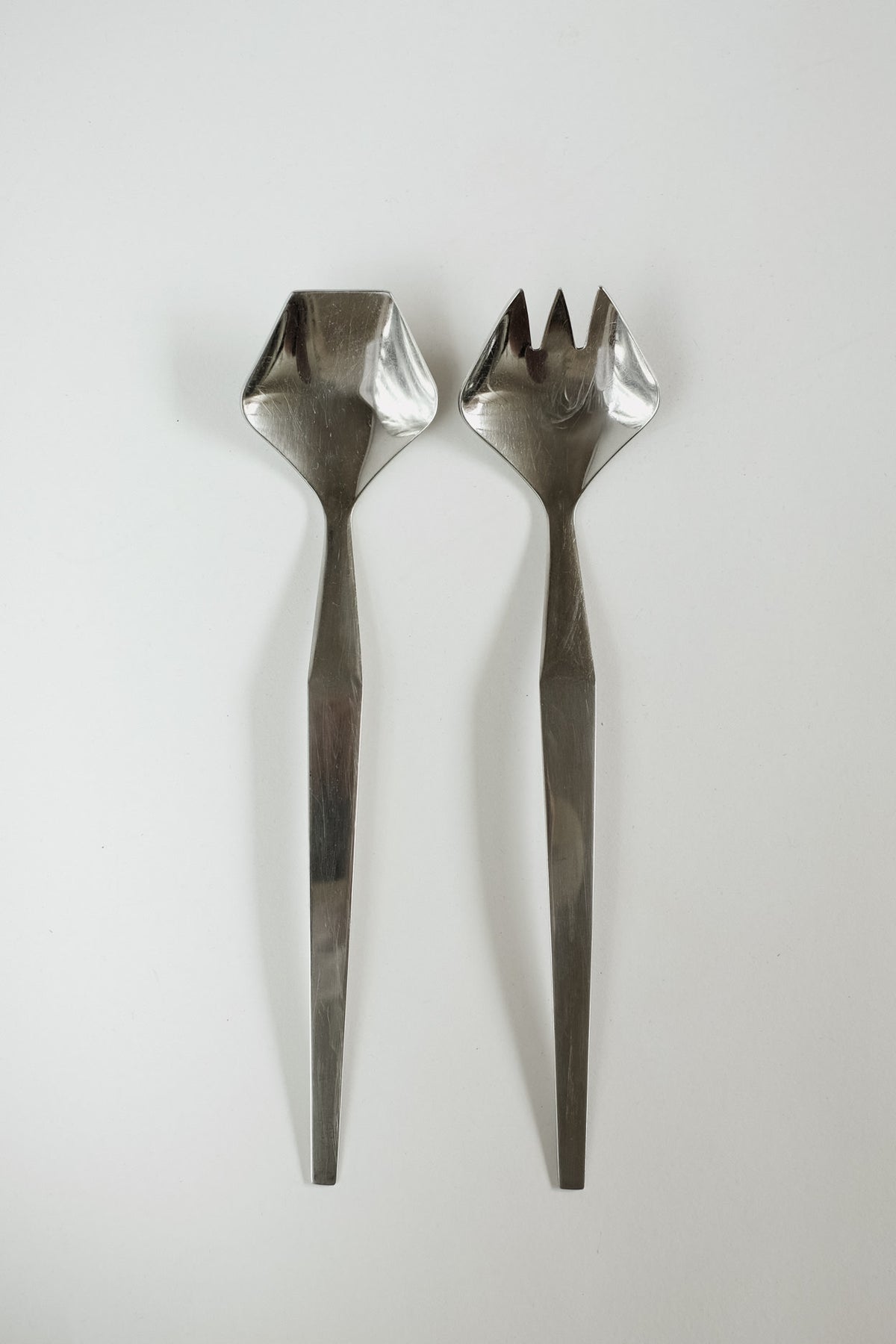 Geometric Modern Salad Servers by septembre studios | The Oblist