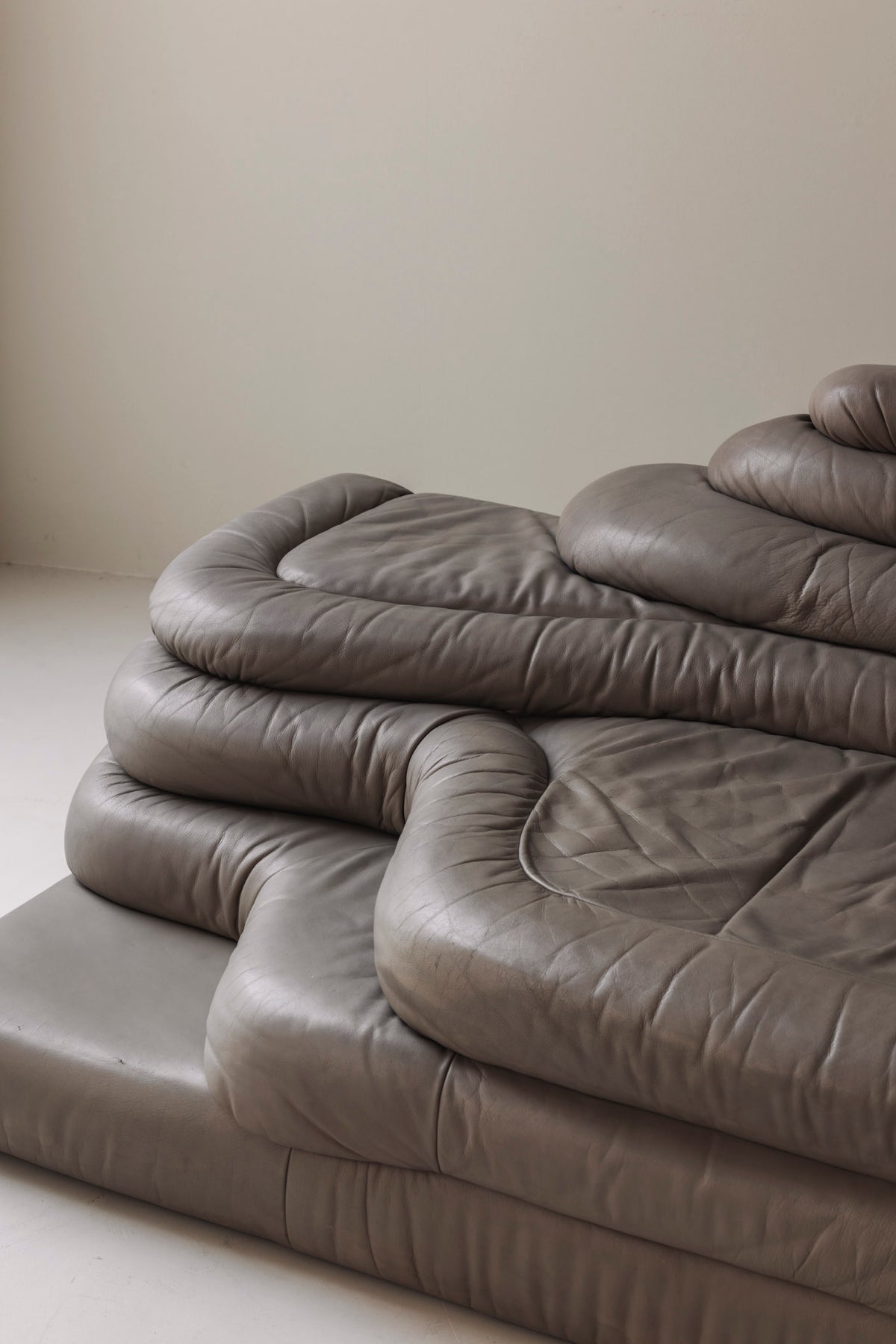 Rare taupe leather Terrazza DS-1025 Sofa by Ubald Klug for De Sede, 1972 — in context