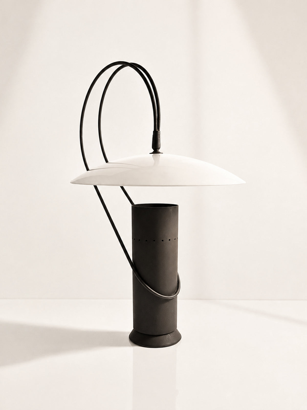 Cast Iron Table Lamp attributed to Enzo Berti - 1980s — detail view