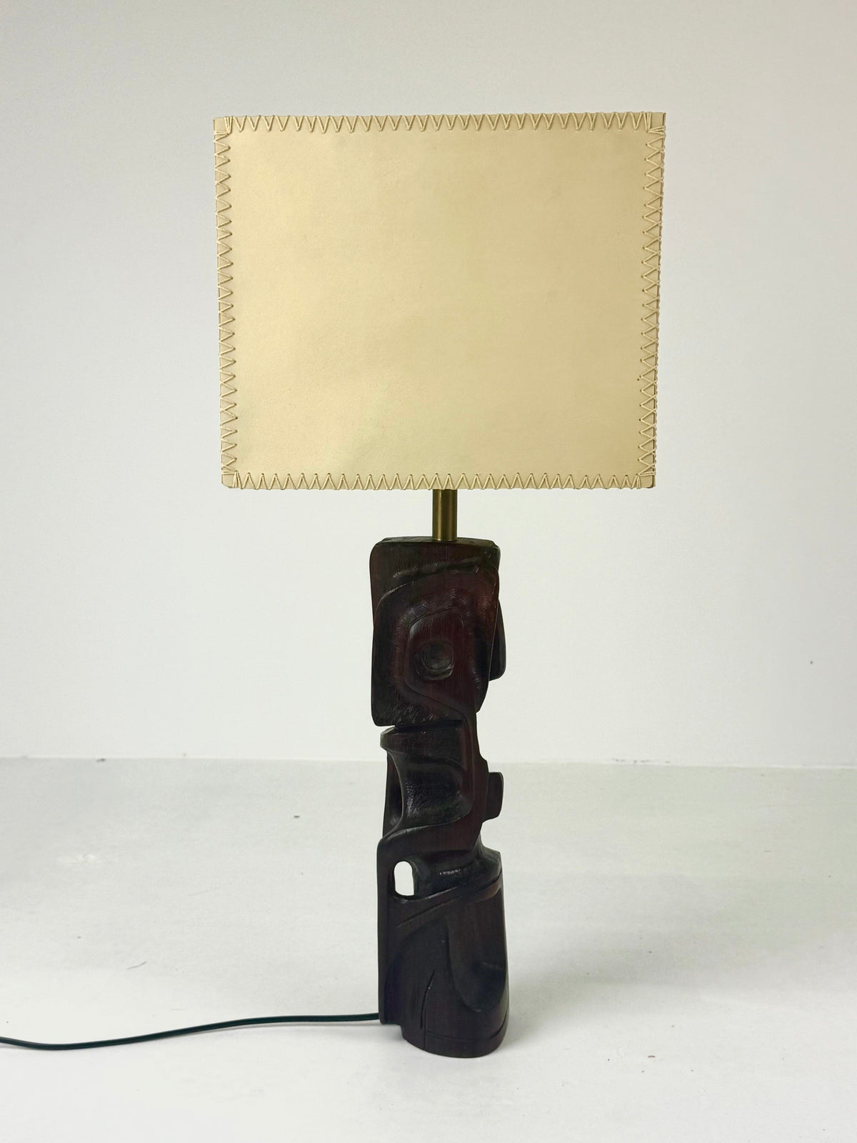 Hand-carved wooden sculptural table lamp by Gianni Pinna — view 11