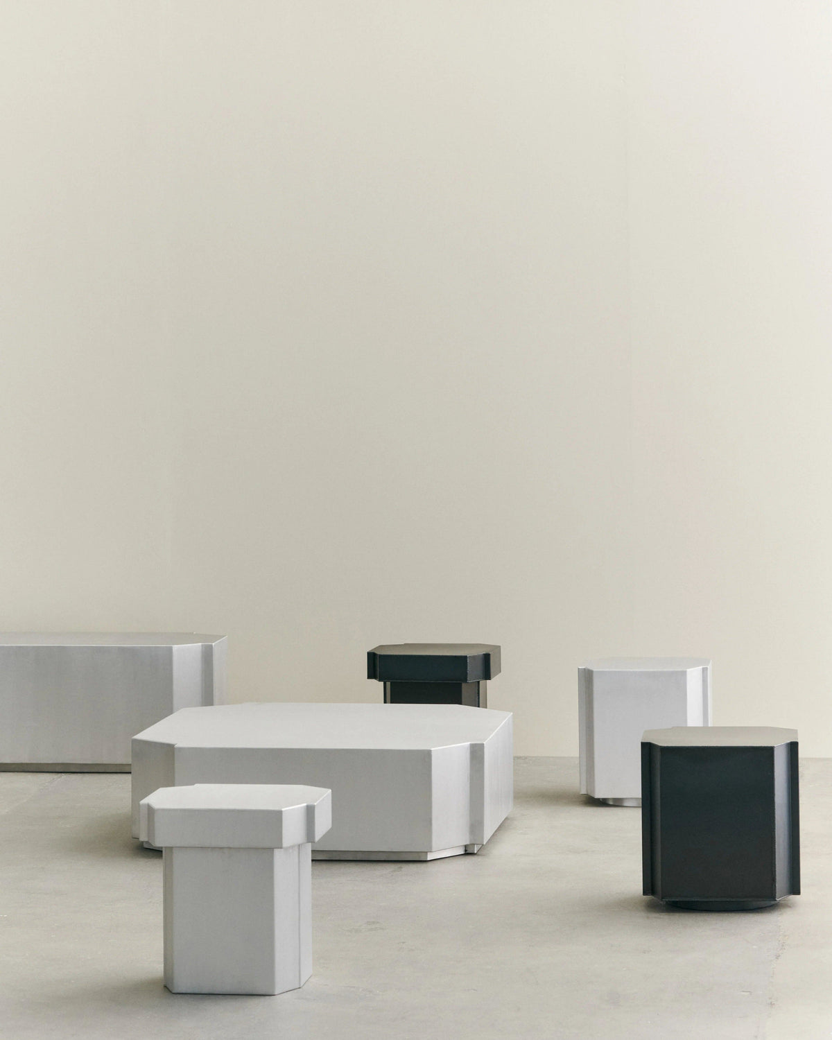 FUNKI LOUNGE TABLE SQUARE — lifestyle setting