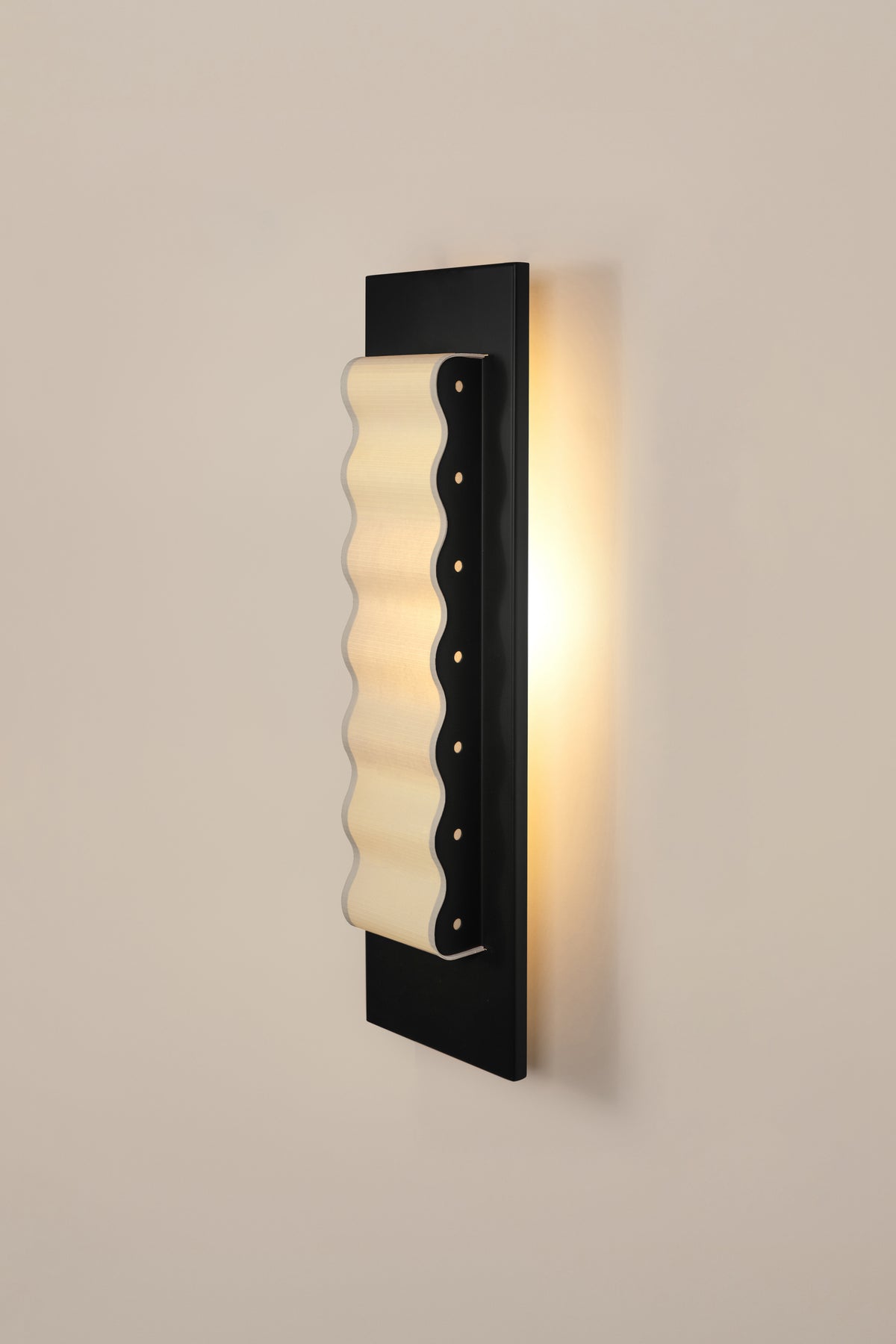 Frame Slim L CE — lifestyle setting