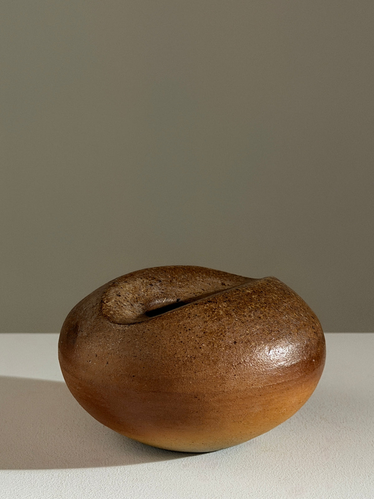 Stoneware ashtray by Annie Maume, 1970 — detail view