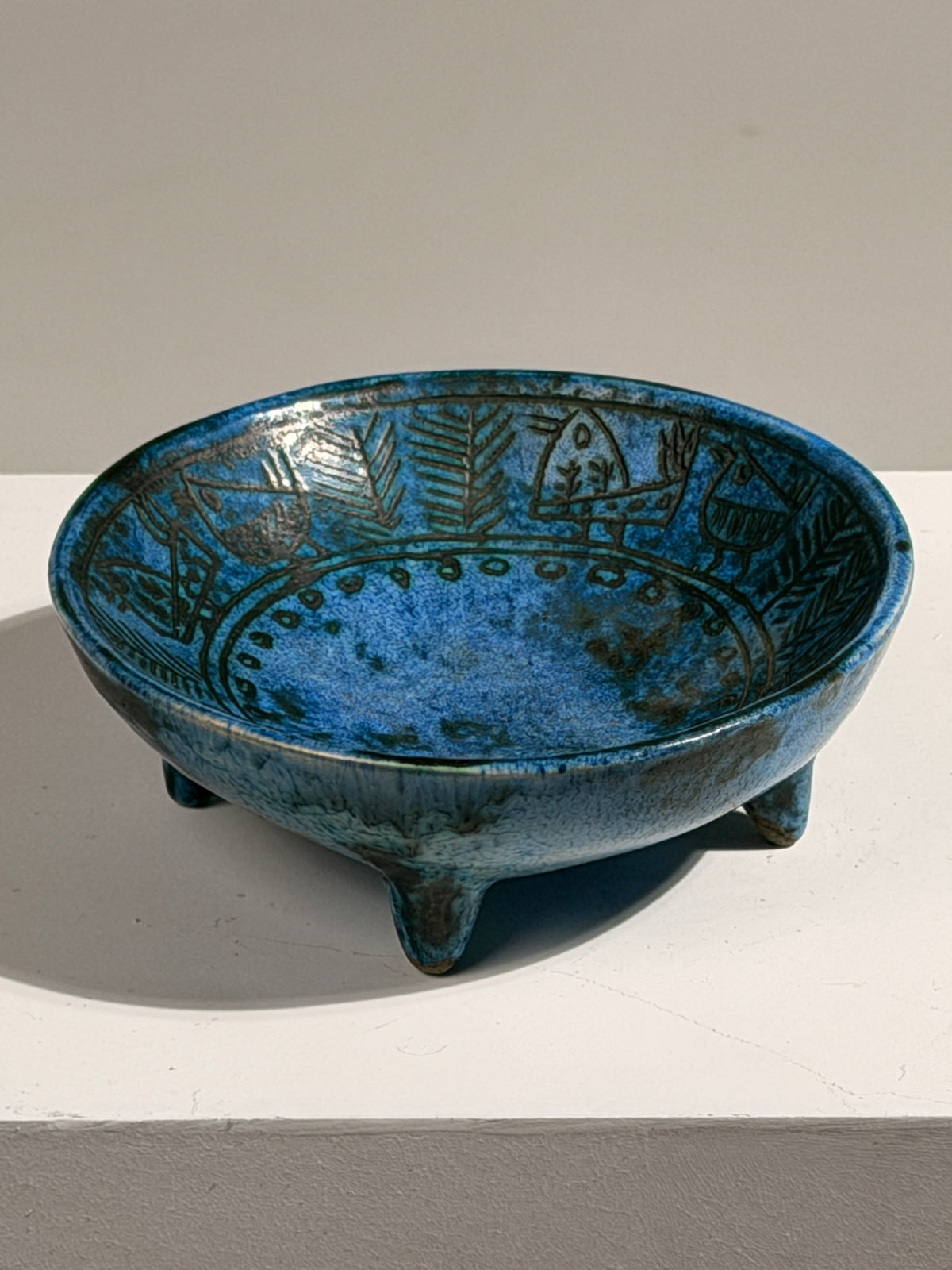 Rare ceramic bowl by Jacques Blin, France, circa 1950 — detail view