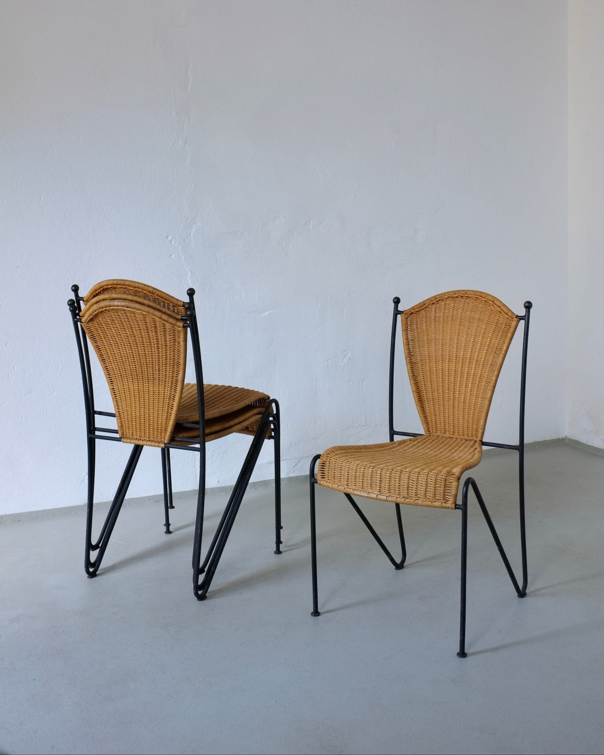 Frederick Weinberg wicker iron chairs with fan-back design, 1960s