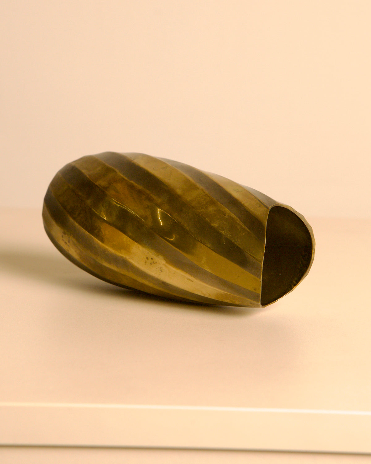 Italian gilt and silvered metal "Hollywood Regency" vase, 1970s — close-up