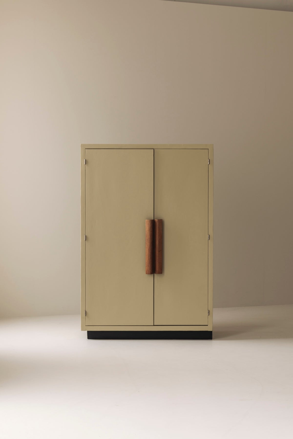 Rare wardrobe by Le Corbusier for Unité d’Habitation in Marseille, France 1940s — in context