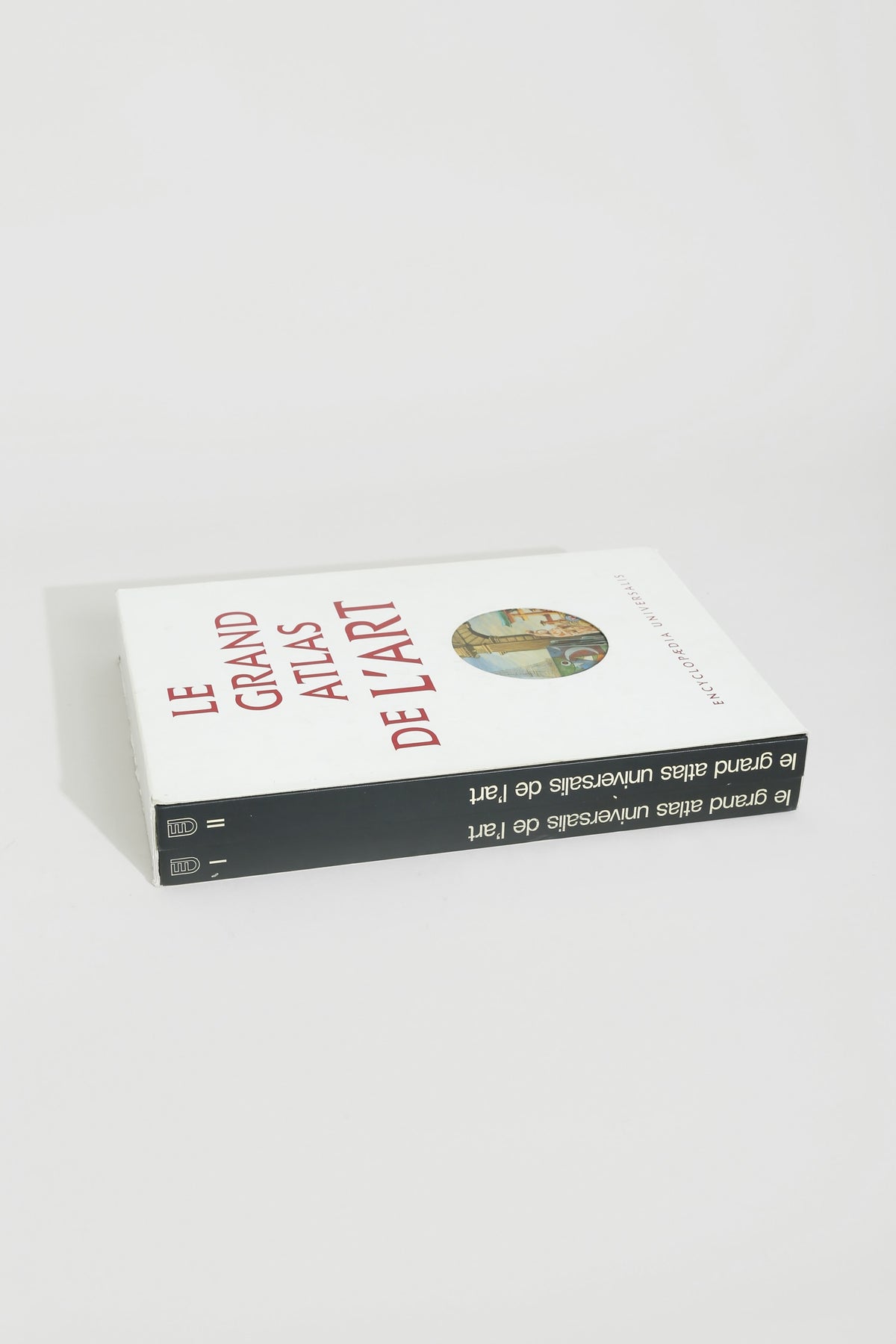 Le Grand Atlas de L’art Book Set — angled view on white surface