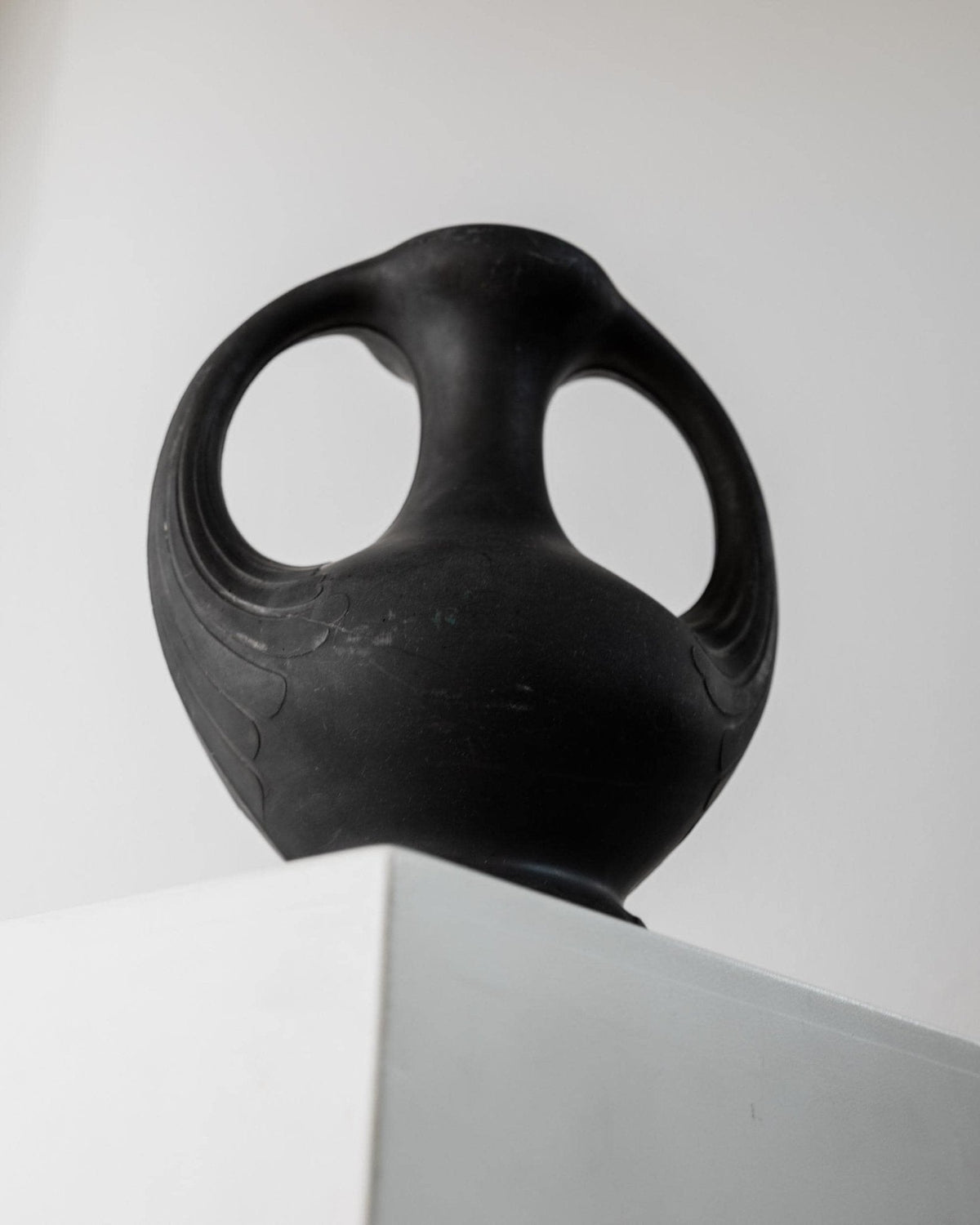 Antique 1920s Lavanite Stone Vase, Sculptural Black Matte Design with Two Handles, Fine Textured Surface, Art Deco Flowervase, Gift Idea — view 11
