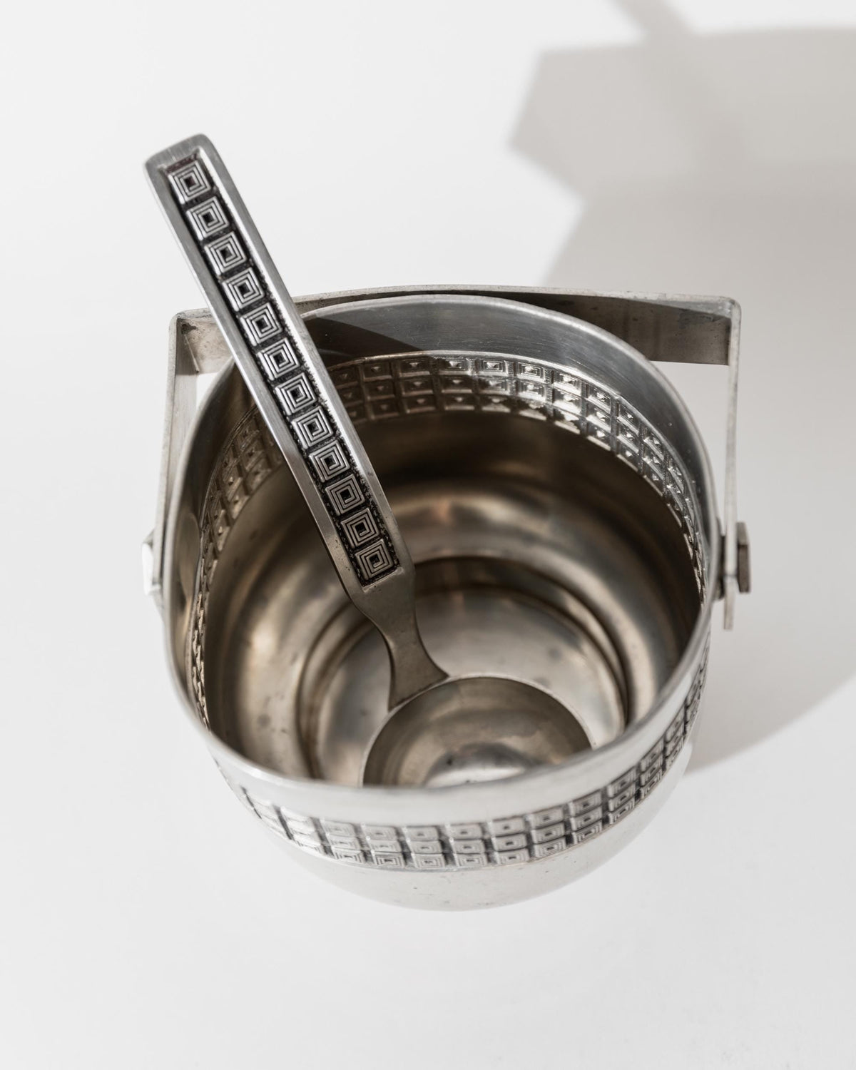Vintage 1960s Pewter Cocktail Set, Shaker with Strainer Lid and Ice Bucket with Scoop, Art Deco Pattern Design, Elegant Barware, Gift Idea — close-up